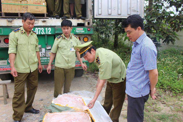Hà Nội: Bắt giữ hơn 10 tấn nầm lợn không rõ nguồn gốc đang trên đường đi tiêu thụ
