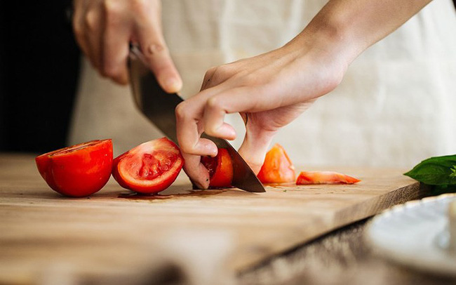Ăn nhiều cà chua có thể gây ra hàng loạt tác dụng phụ. Ảnh minh họa
